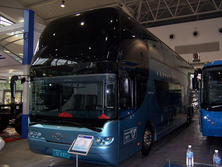 成都租大巴車(chē)-青年尼奧普蘭