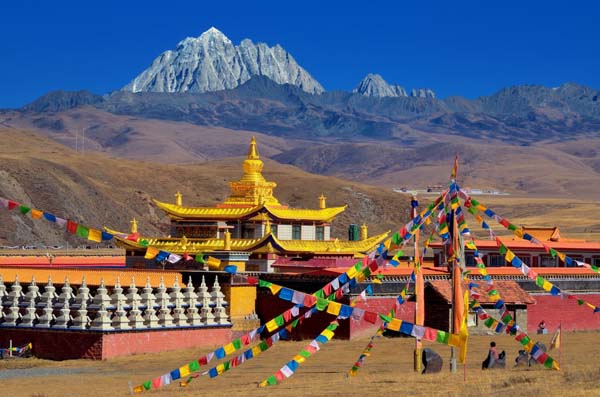 成都、丹巴、色達、德格、共和、西寧青海湖13日游