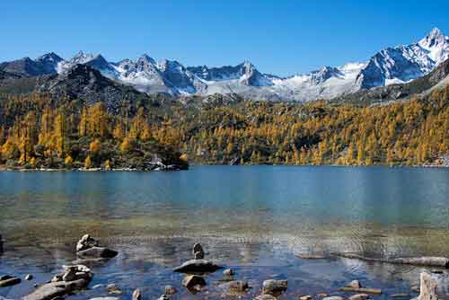 秋游正當時！成都租車旅游選哪一條？